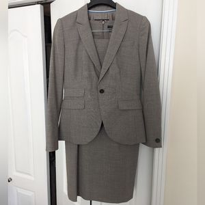 Beautiful Banana Republic Sheath Dress and Blazer